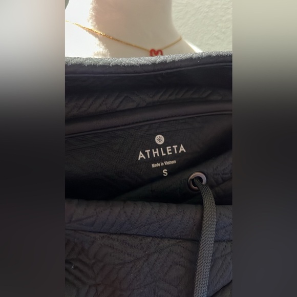 BRAND NEW ATHLETA HOODIE SIZE SMALL - Picture 5 of 6